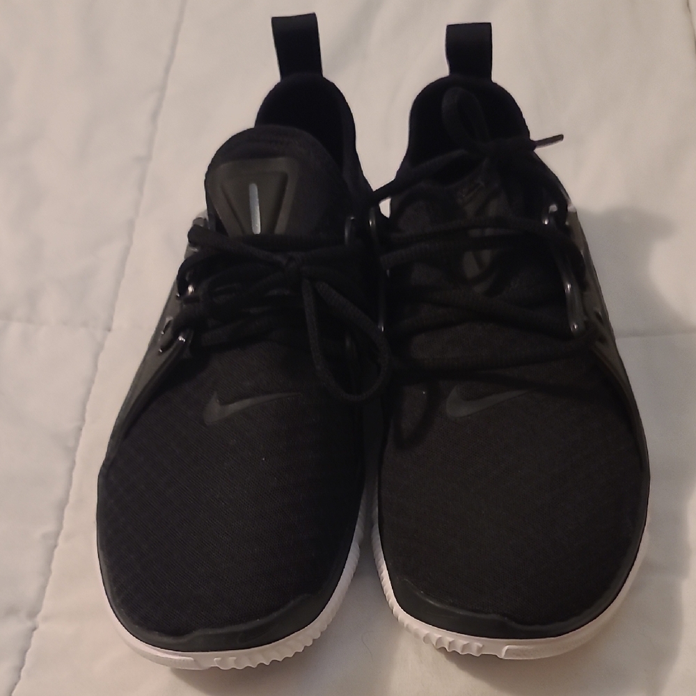 Nike Women's Black Acalme Sneakers